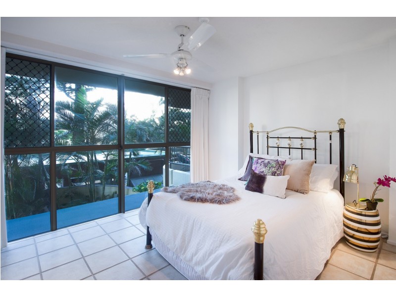 5/3532 Main Beach Parade, Main Beach QLD 4217