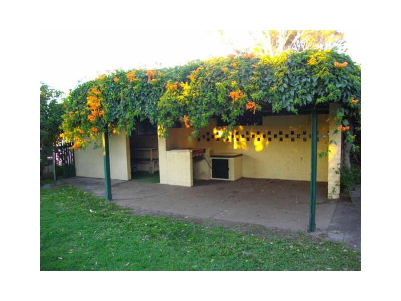 27 Killowill Street, Paradise Point QLD 4216