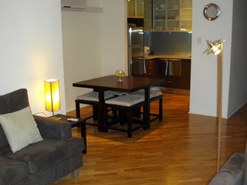 1/4 Milton Avenue, Paradise Point QLD 4216