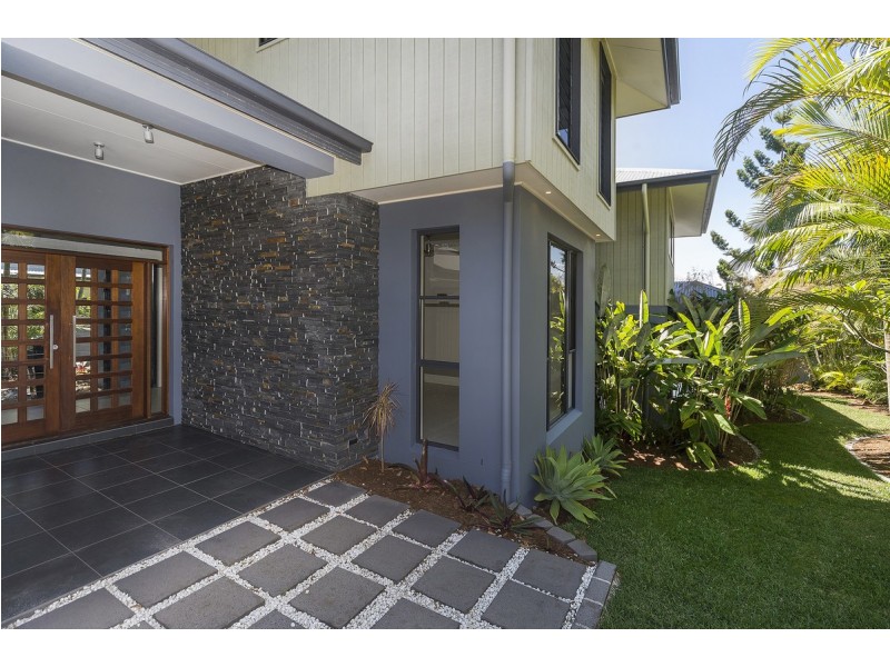37 Great Southern Drive, Robina QLD 4226