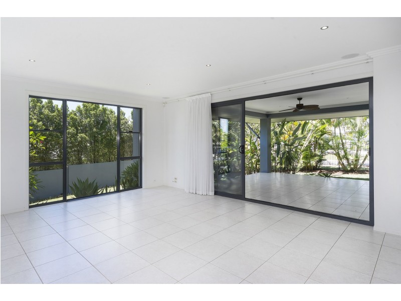 37 Great Southern Drive, Robina QLD 4226