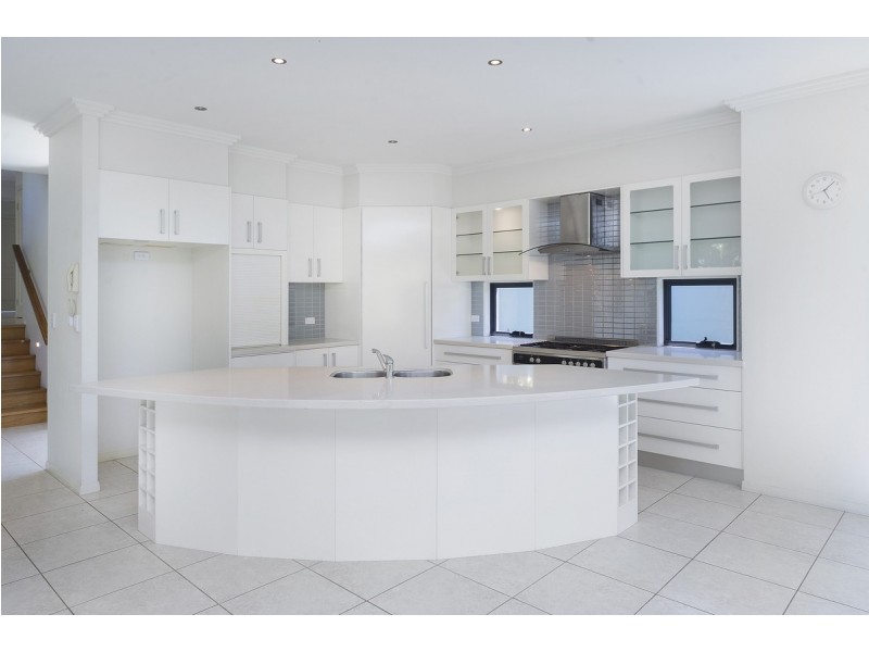 37 Great Southern Drive, Robina QLD 4226