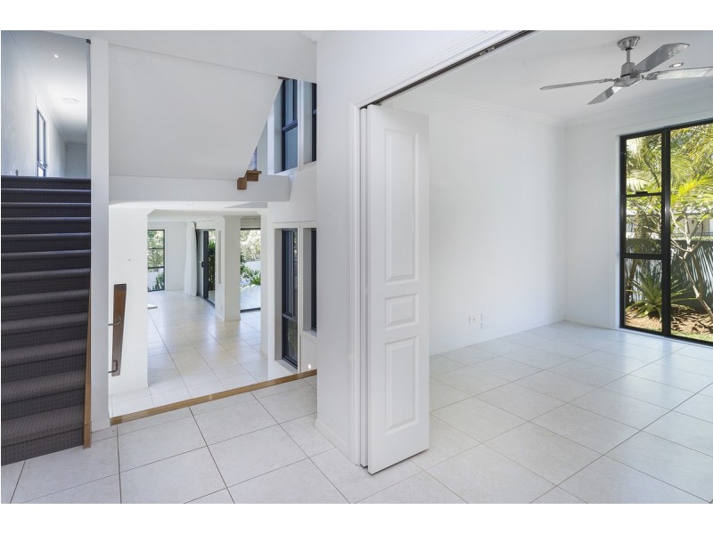 37 Great Southern Drive, Robina QLD 4226
