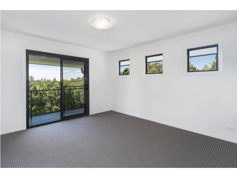 37 Great Southern Drive, Robina QLD 4226