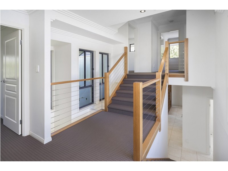 37 Great Southern Drive, Robina QLD 4226