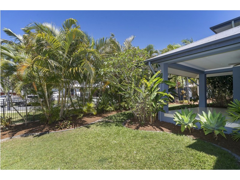 37 Great Southern Drive, Robina QLD 4226