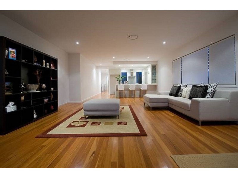 2/22 Eider Avenue, Paradise Point QLD 4216