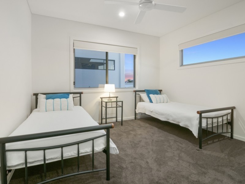 66 North View Street, Hope Island QLD 4212