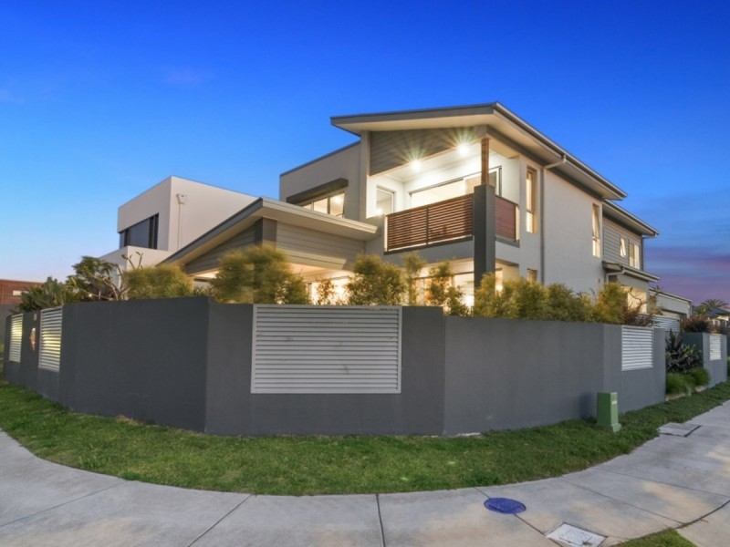 66 North View Street, Hope Island QLD 4212