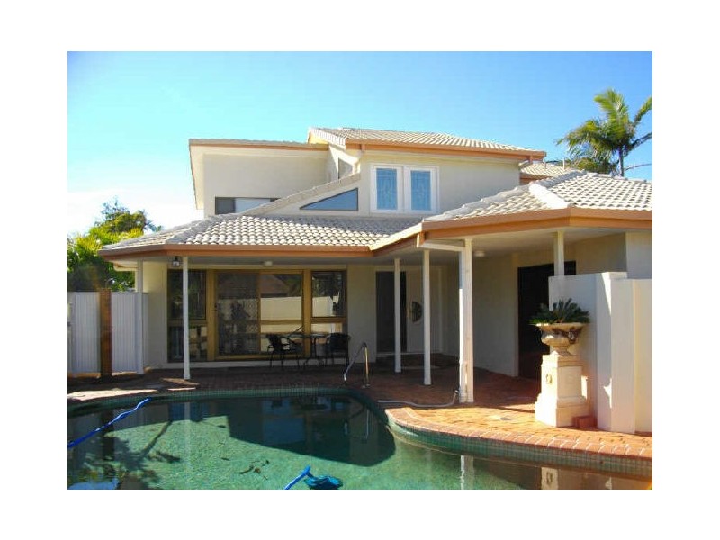 33 Seaspray Street, Paradise Point QLD 4216