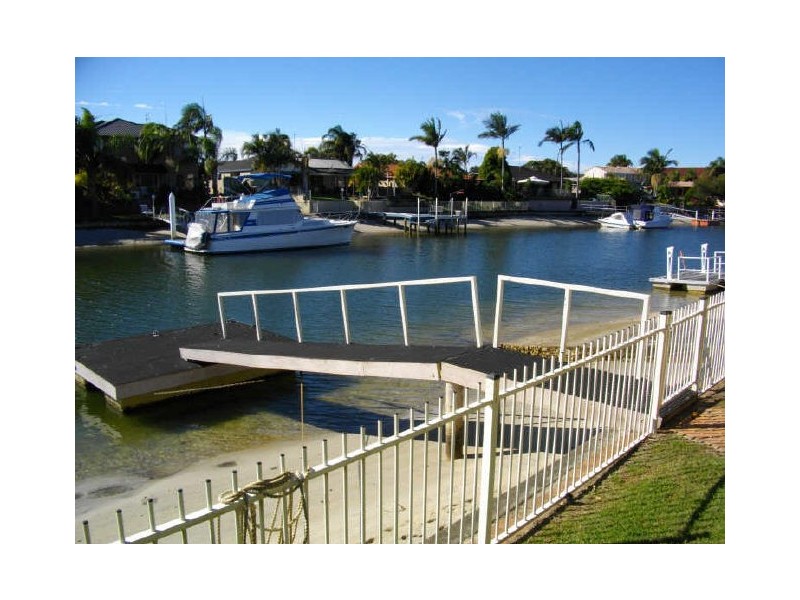33 Seaspray Street, Paradise Point QLD 4216