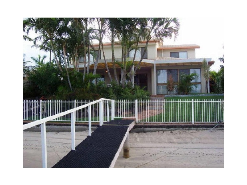 33 Seaspray Street, Paradise Point QLD 4216