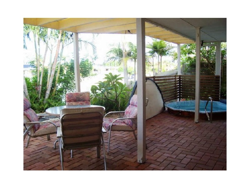 33 Seaspray Street, Paradise Point QLD 4216