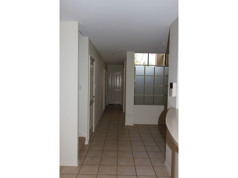 29 Ballybunyon Crescent, Hope Island QLD 4212