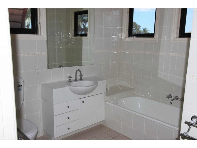 29 Ballybunyon Crescent, Hope Island QLD 4212