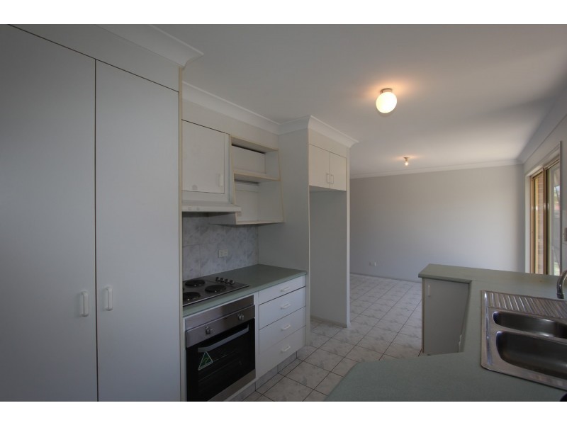 1/17 Jenaya Place, Labrador QLD 4215