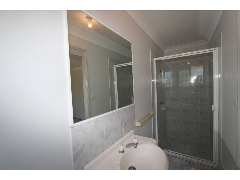 1/17 Jenaya Place, Labrador QLD 4215