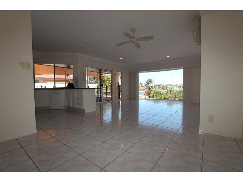 136 Monterey Keys Drive, Helensvale QLD 4212