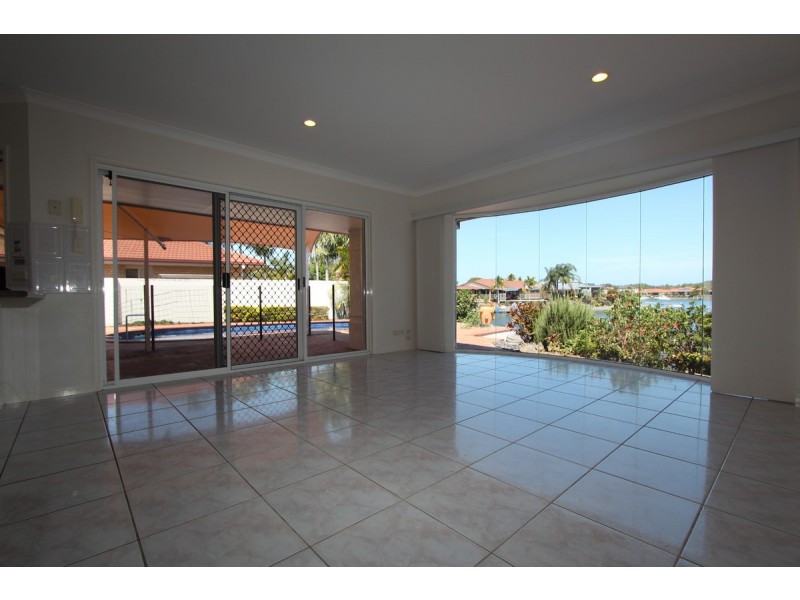 136 Monterey Keys Drive, Helensvale QLD 4212