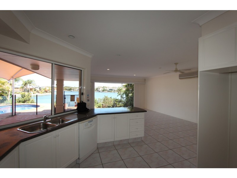 136 Monterey Keys Drive, Helensvale QLD 4212