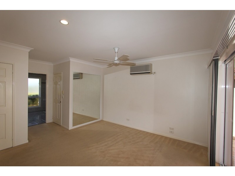 136 Monterey Keys Drive, Helensvale QLD 4212