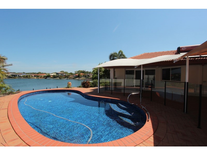 136 Monterey Keys Drive, Helensvale QLD 4212