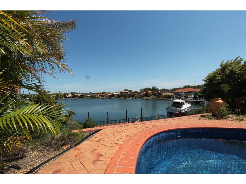 136 Monterey Keys Drive, Helensvale QLD 4212