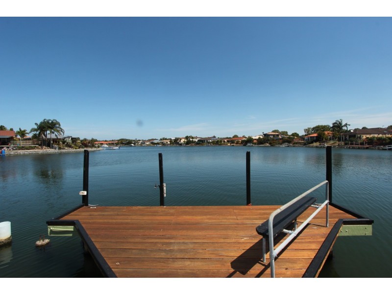 136 Monterey Keys Drive, Helensvale QLD 4212