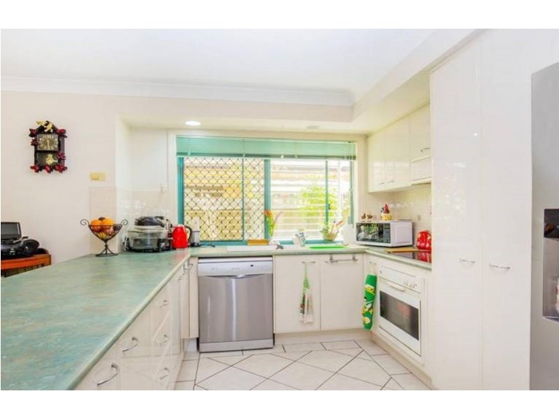 6 Thyme Court, Runaway Bay QLD 4216