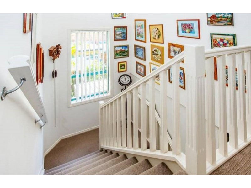 6 Thyme Court, Runaway Bay QLD 4216