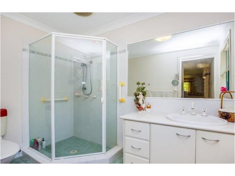 6 Thyme Court, Runaway Bay QLD 4216