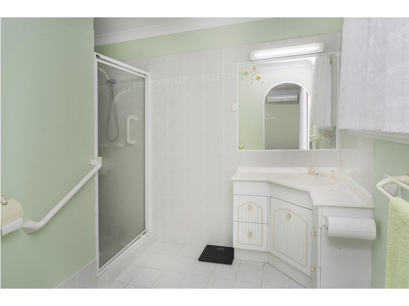 1/12 Rouen Avenue, Paradise Point QLD 4216