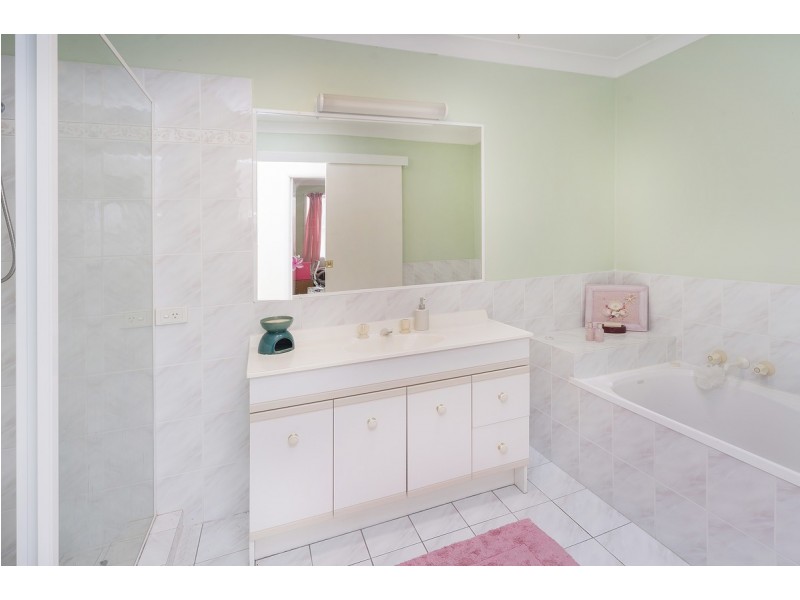 1/12 Rouen Avenue, Paradise Point QLD 4216