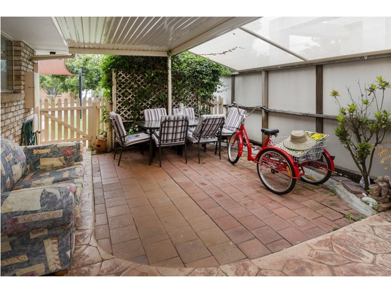 1/12 Rouen Avenue, Paradise Point QLD 4216