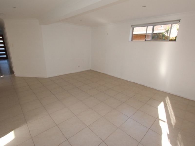 56 Abalone Avenue, Paradise Point QLD 4216