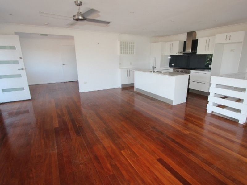 56 Abalone Avenue, Paradise Point QLD 4216