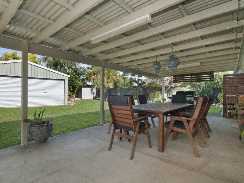15 Burrinjuck Drive, Coombabah QLD 4216