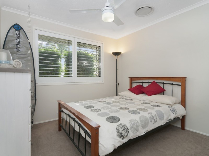 15 Burrinjuck Drive, Coombabah QLD 4216