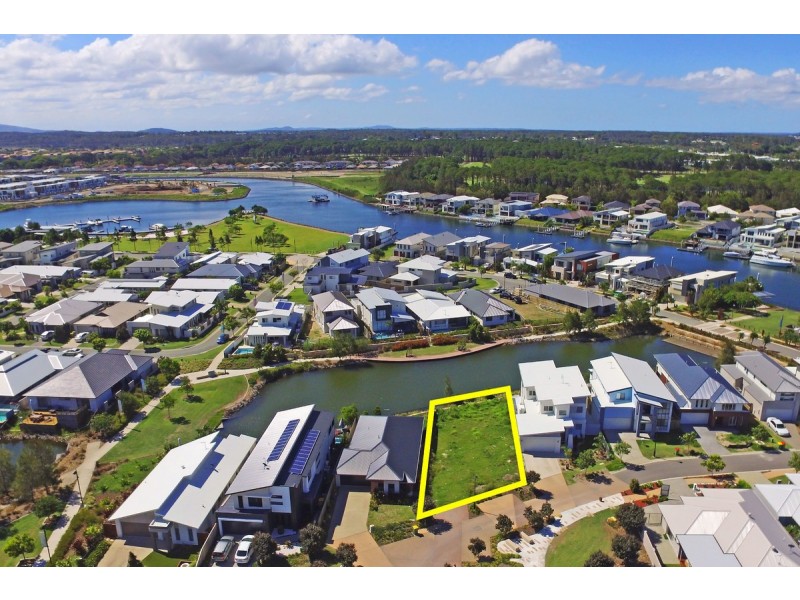 11 Keelson Crescent, Hope Island QLD 4212