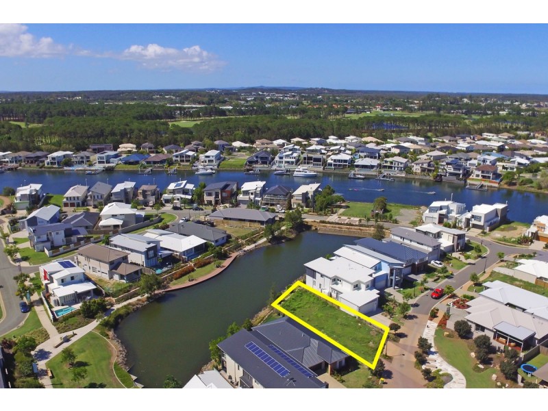 11 Keelson Crescent, Hope Island QLD 4212
