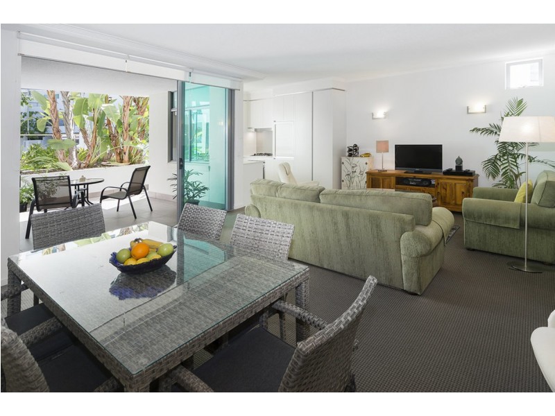 1D/28 Bayview Street, Runaway Bay QLD 4216