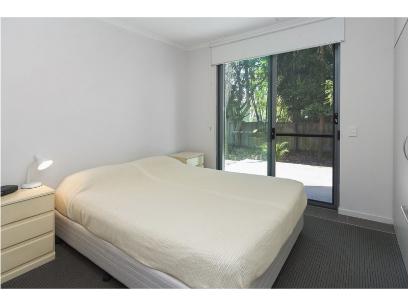 1D/28 Bayview Street, Runaway Bay QLD 4216