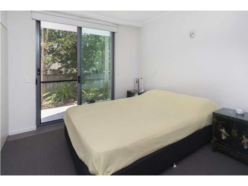 1D/28 Bayview Street, Runaway Bay QLD 4216