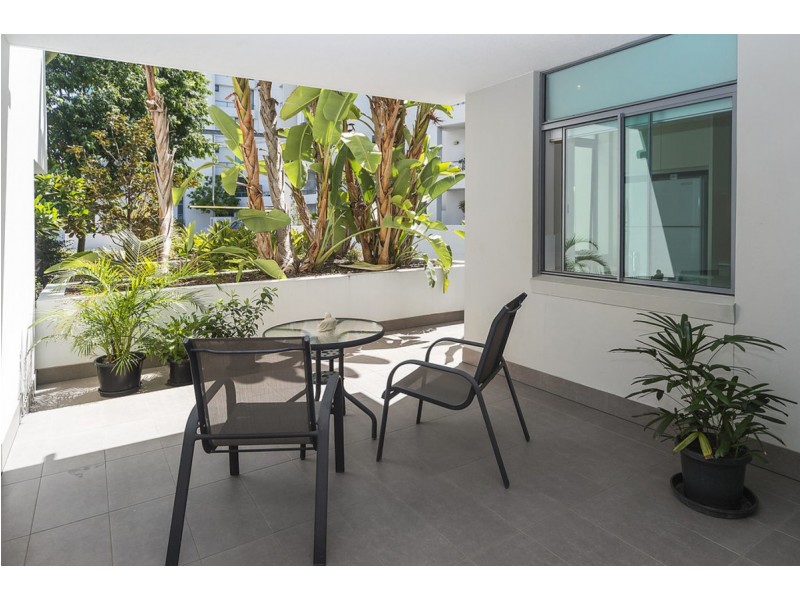 1D/28 Bayview Street, Runaway Bay QLD 4216