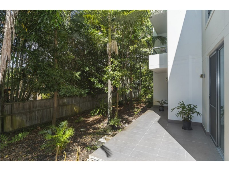 1D/28 Bayview Street, Runaway Bay QLD 4216