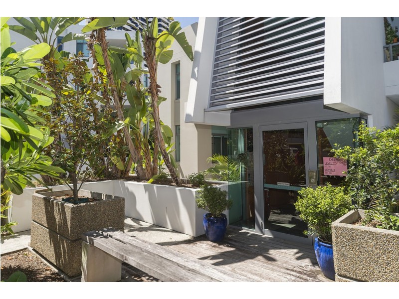 1D/28 Bayview Street, Runaway Bay QLD 4216