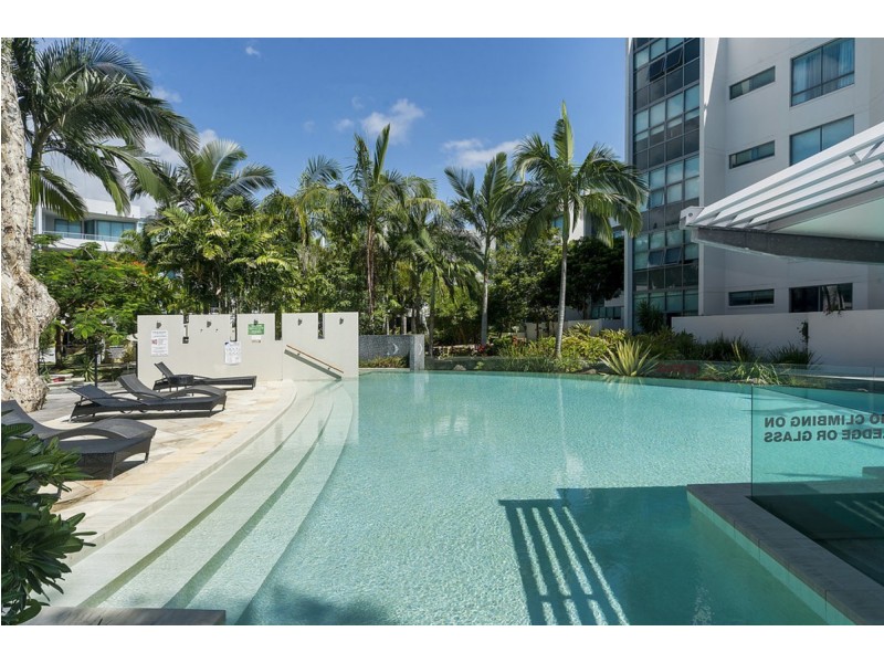 1D/28 Bayview Street, Runaway Bay QLD 4216