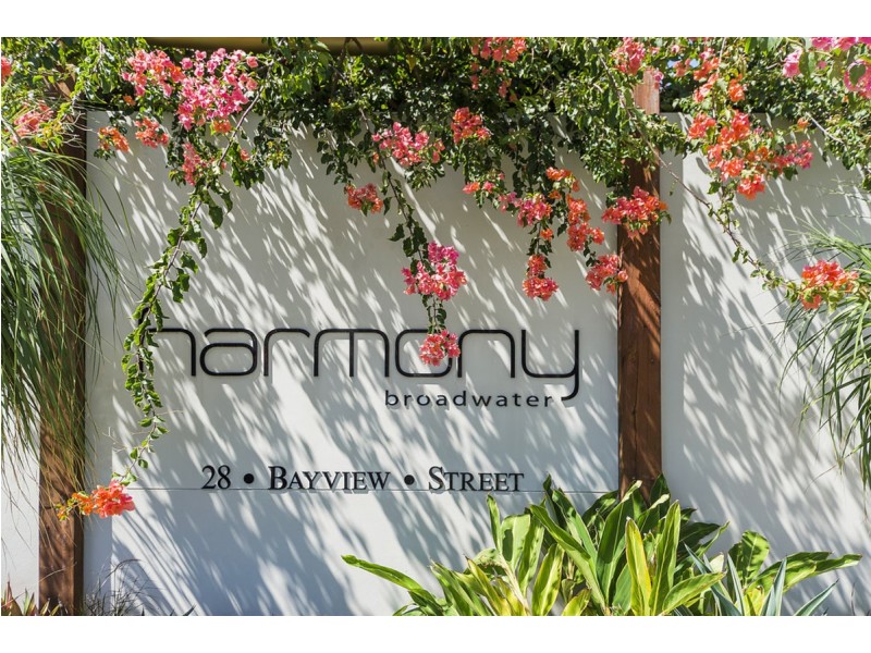 1D/28 Bayview Street, Runaway Bay QLD 4216