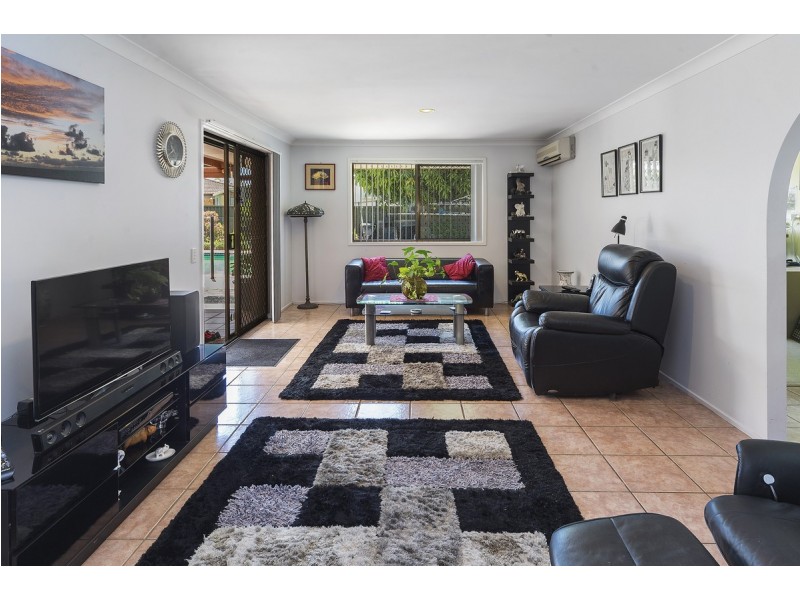 19 Burrendong Road, Coombabah QLD 4216