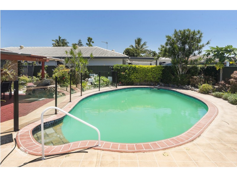 19 Burrendong Road, Coombabah QLD 4216